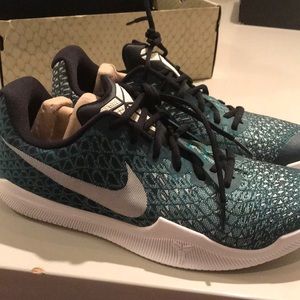 NIB NIKE, “MAMBA INSTINCT” BASKETBALL SHOES